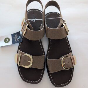 NWT Universal Thread Size 11 Women's Tan Brown Mira Double Buckle Flat Sandals